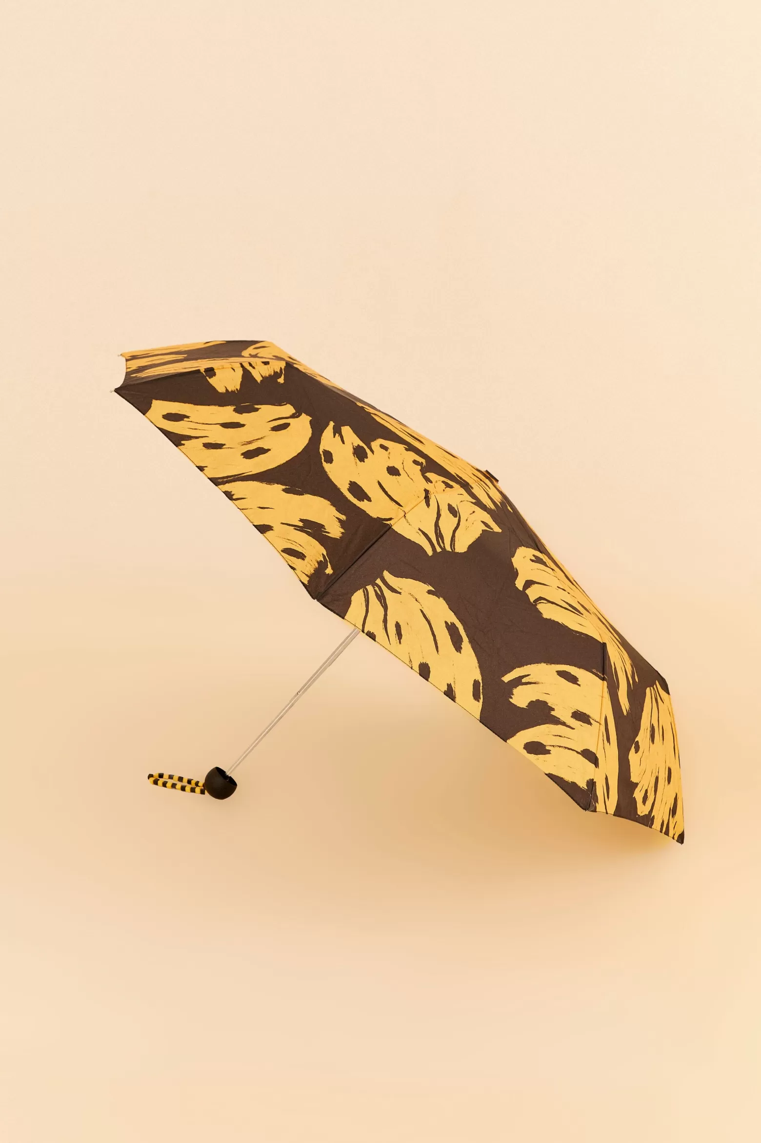 Flash Sale FARM Rio  BLACK BOSSA BANANA UMBRELLA