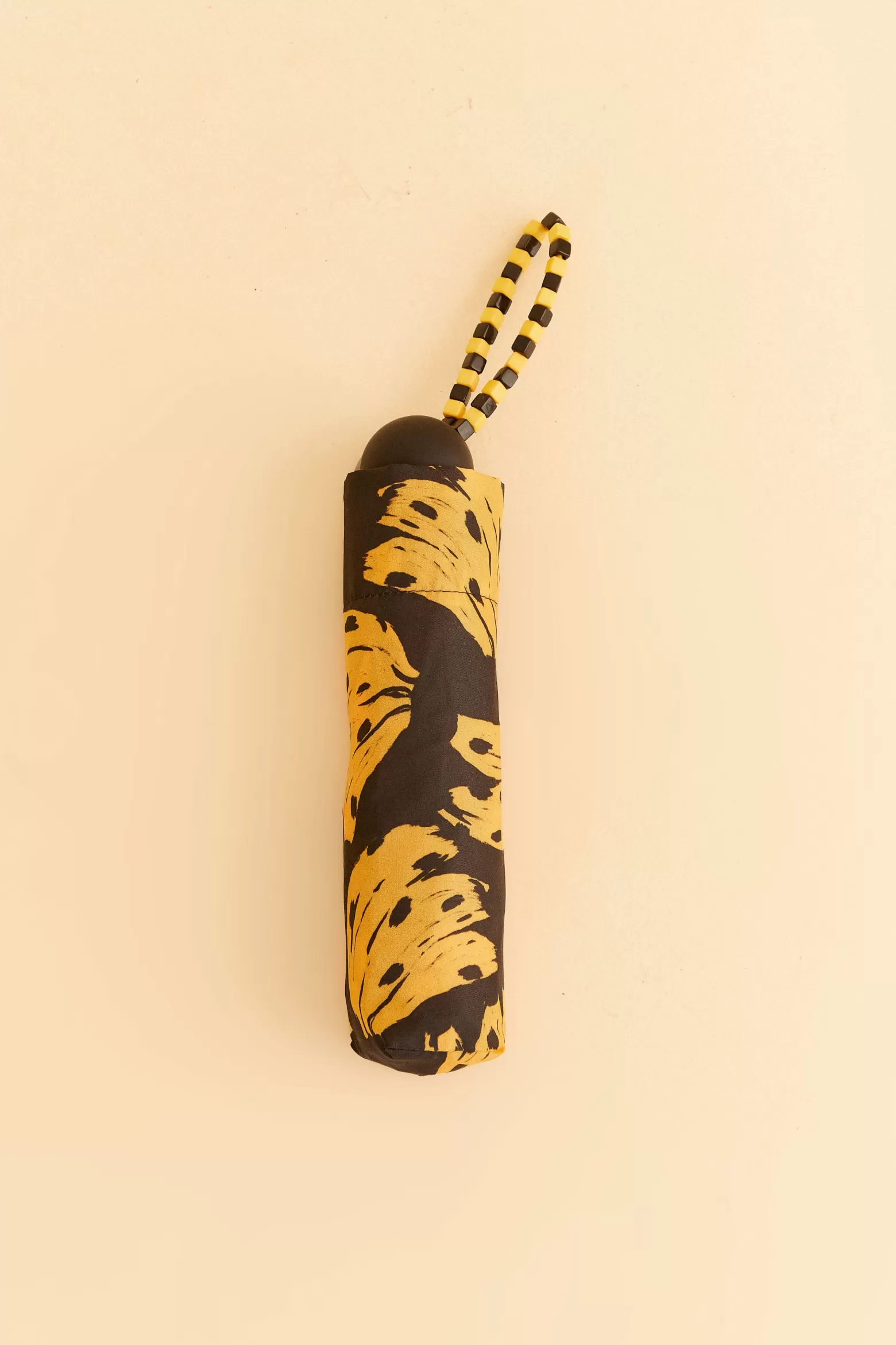 Flash Sale FARM Rio  BLACK BOSSA BANANA UMBRELLA