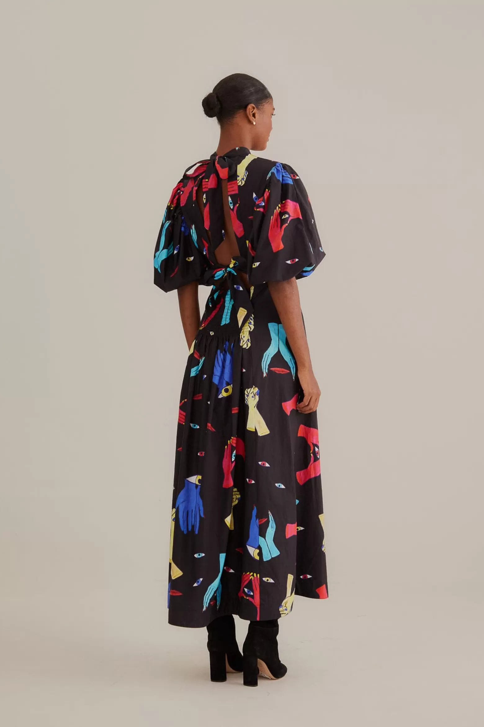 Sale FARM Rio  BLACK COLORFUL TOGETHER SHORT SLEEVE MIDI DRESS