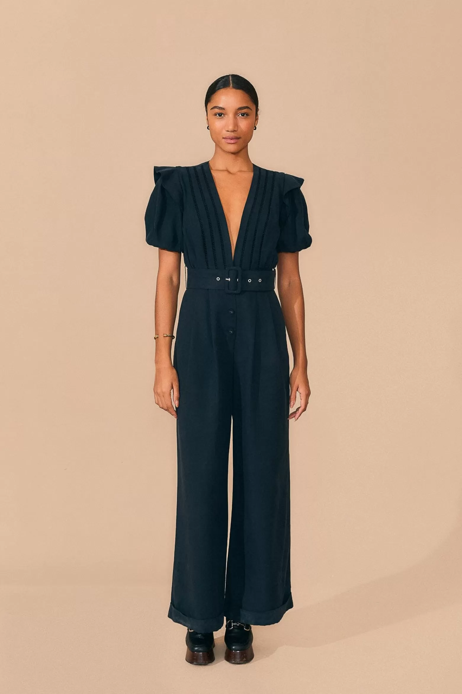 Flash Sale FARM Rio  BLACK PLEATED SHORT SLEEVE JUMPSUIT