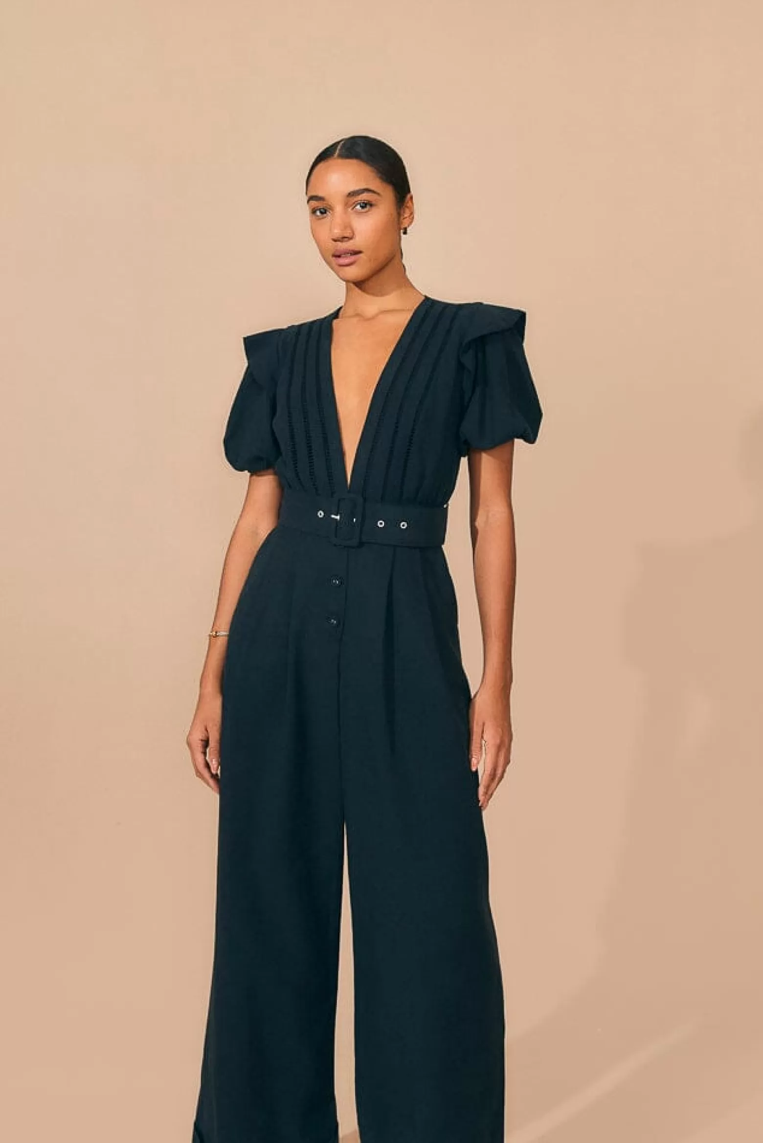 Flash Sale FARM Rio  BLACK PLEATED SHORT SLEEVE JUMPSUIT