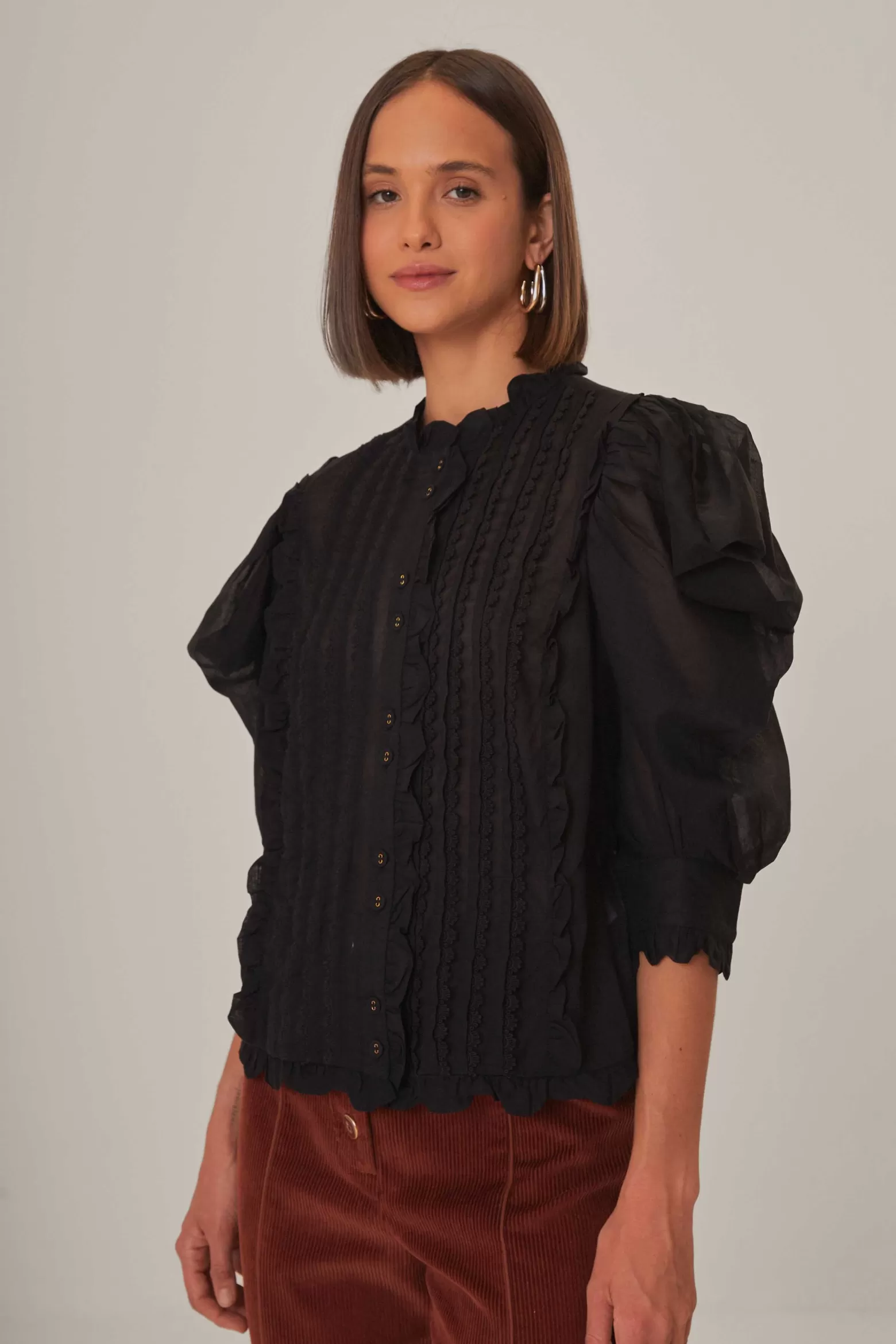 Fashion FARM Rio  BLACK SHORT SLEEVE PLEATED BLOUSE