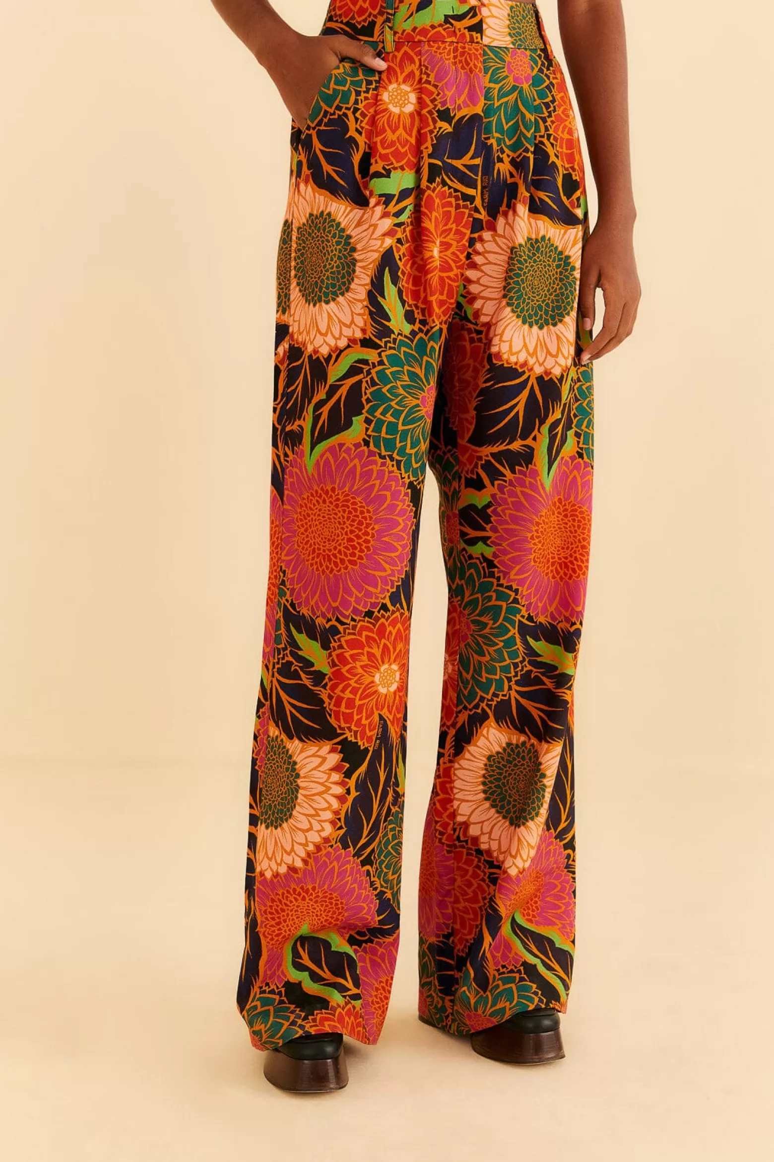Best Sale FARM Rio  BLACK VINTAGE GARDEN LOW WAISTED PANTS