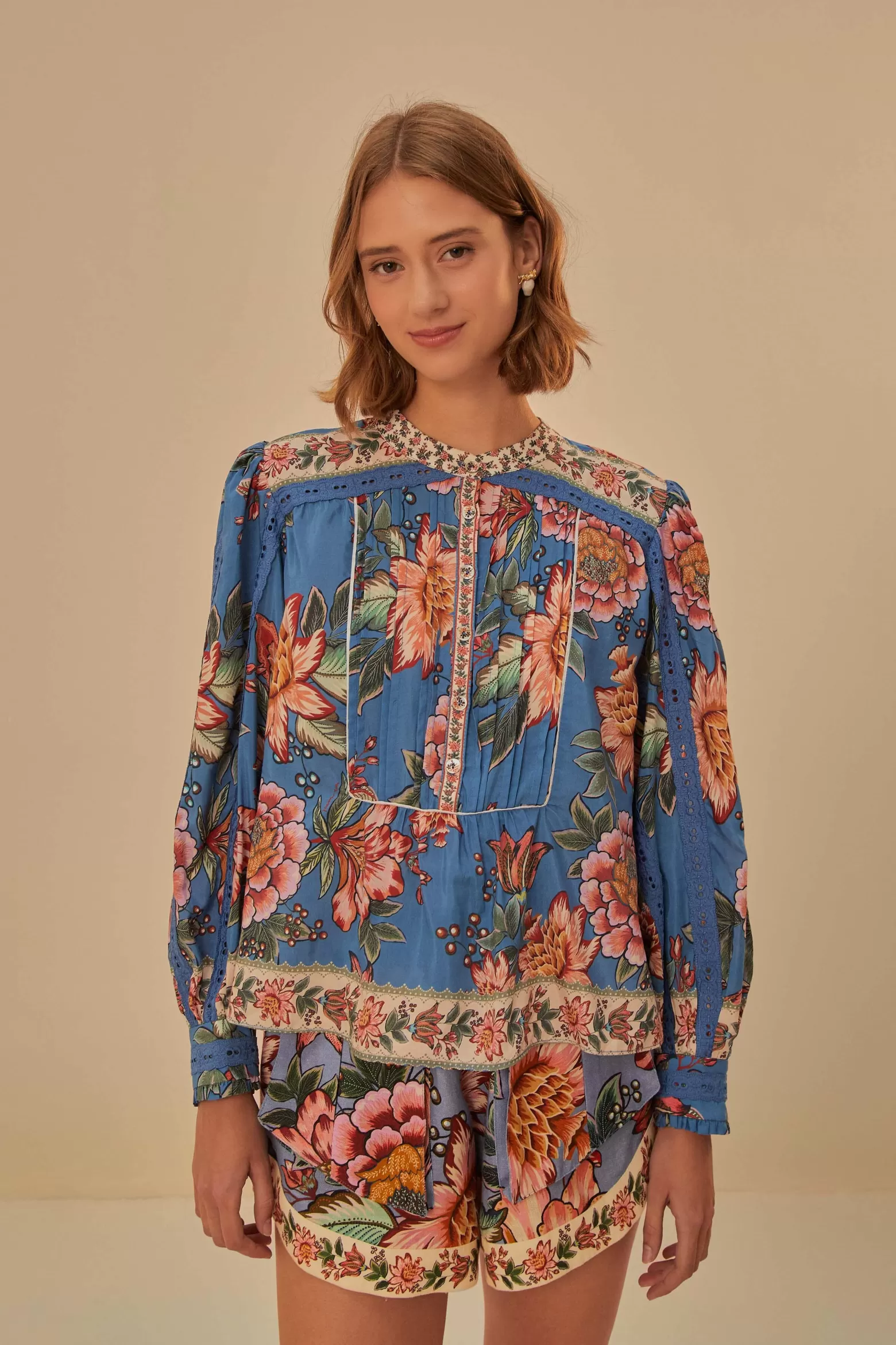 Store FARM Rio  BLUE WONDERFUL BOUQUET LONG SLEEVE BLOUSE