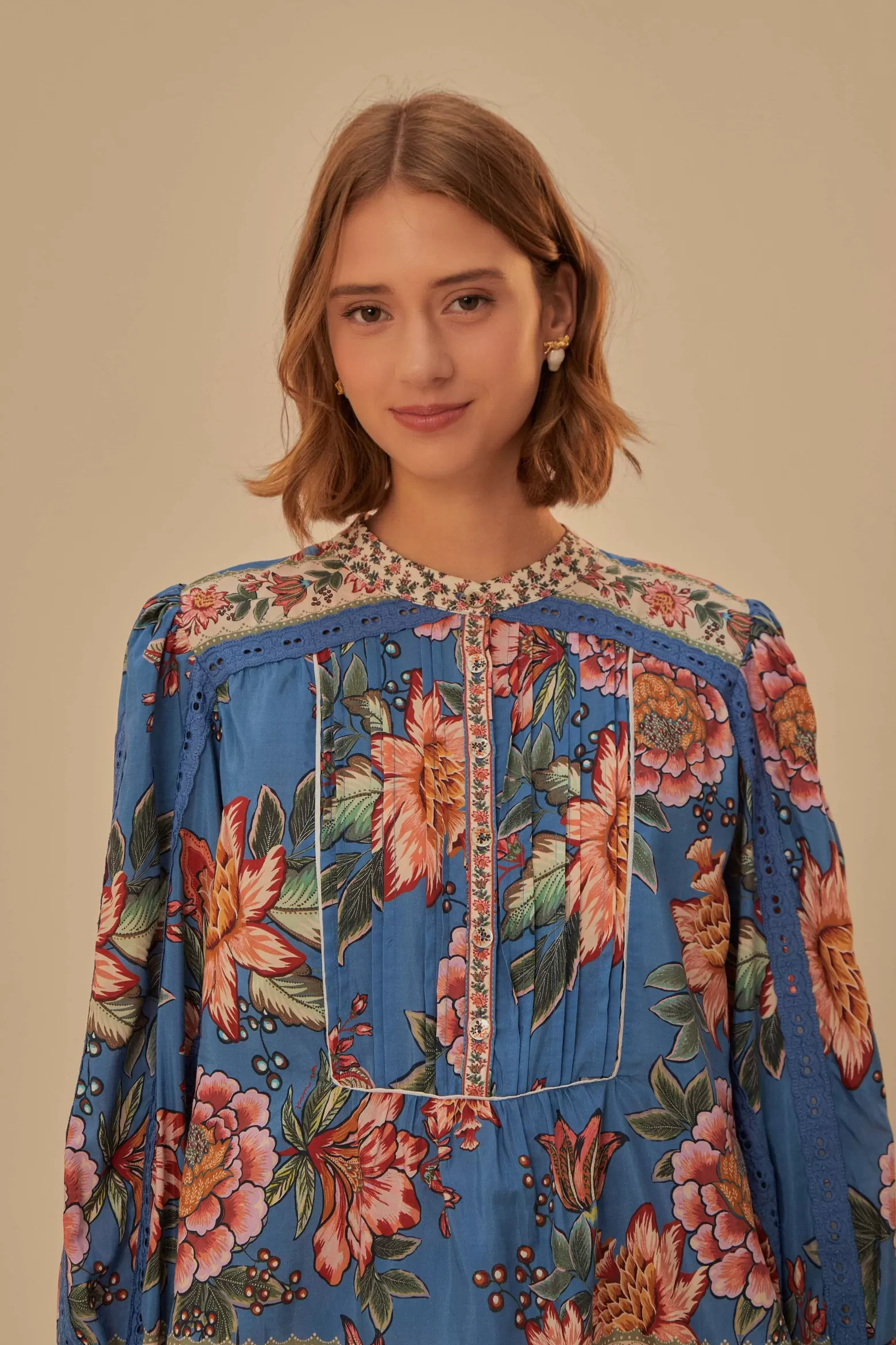 Store FARM Rio  BLUE WONDERFUL BOUQUET LONG SLEEVE BLOUSE