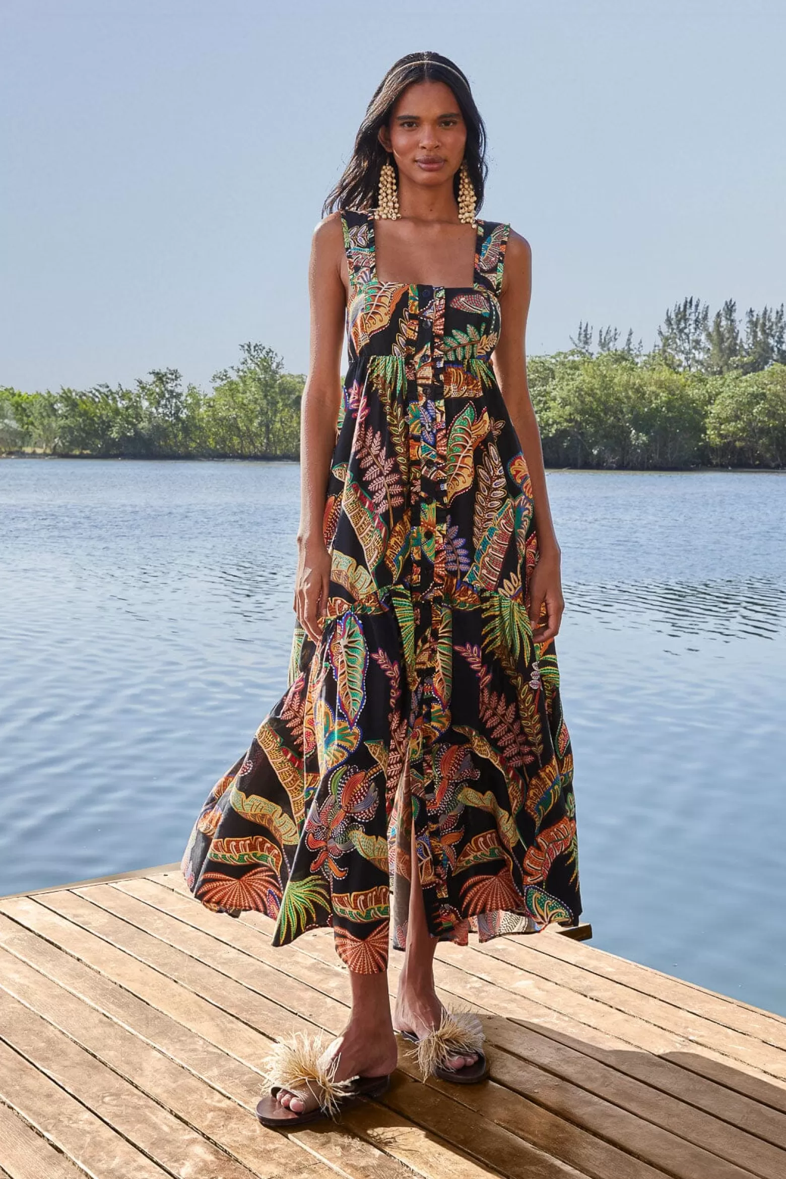 Store FARM Rio  COOL FOLIAGE BLACK SLEEVELESS MAXI DRESS