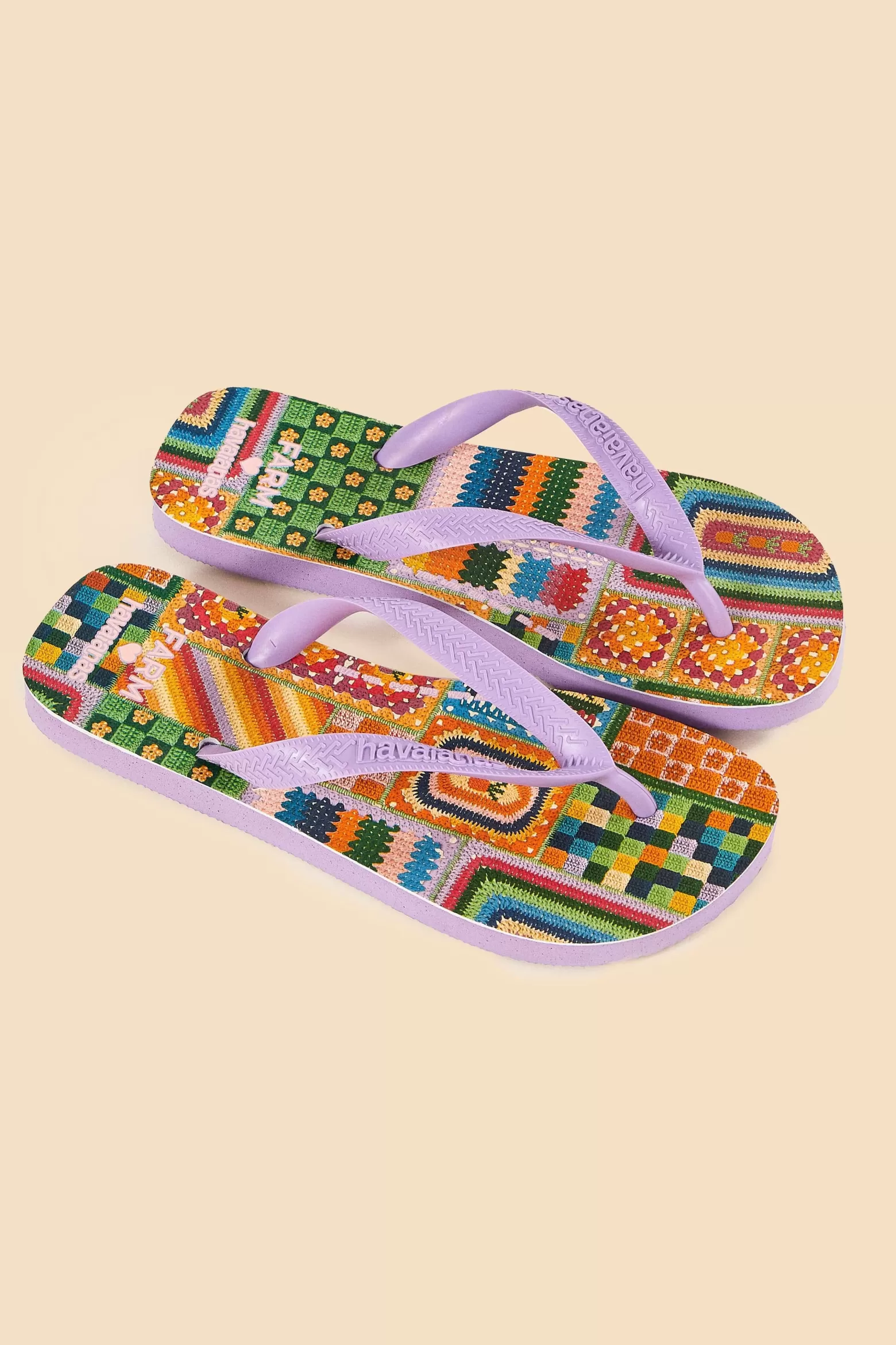 Fashion FARM Rio  MIXED CROCHET HAVAIANAS SANDALS