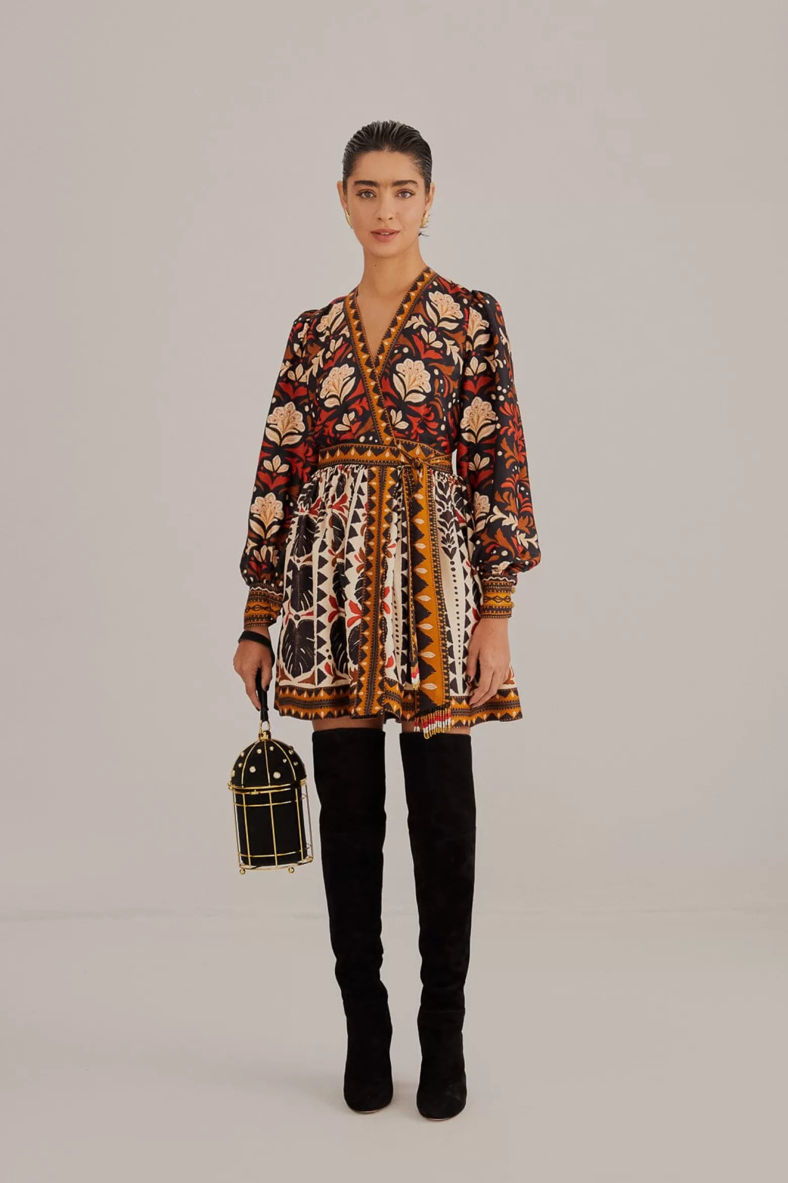 Fashion FARM Rio  MULTICOLOR TAPESTRY GARDEN V NECK MINI DRESS